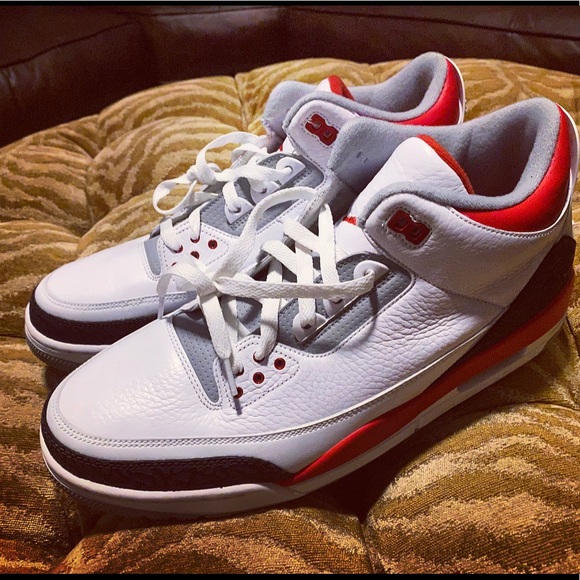 Air Jordan (Fire Red) size 13